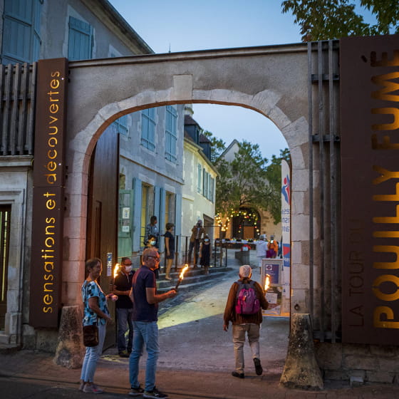 La Tour du Pouilly-Fumé vue de nuit, lors des Fantastic Picnic en 2019