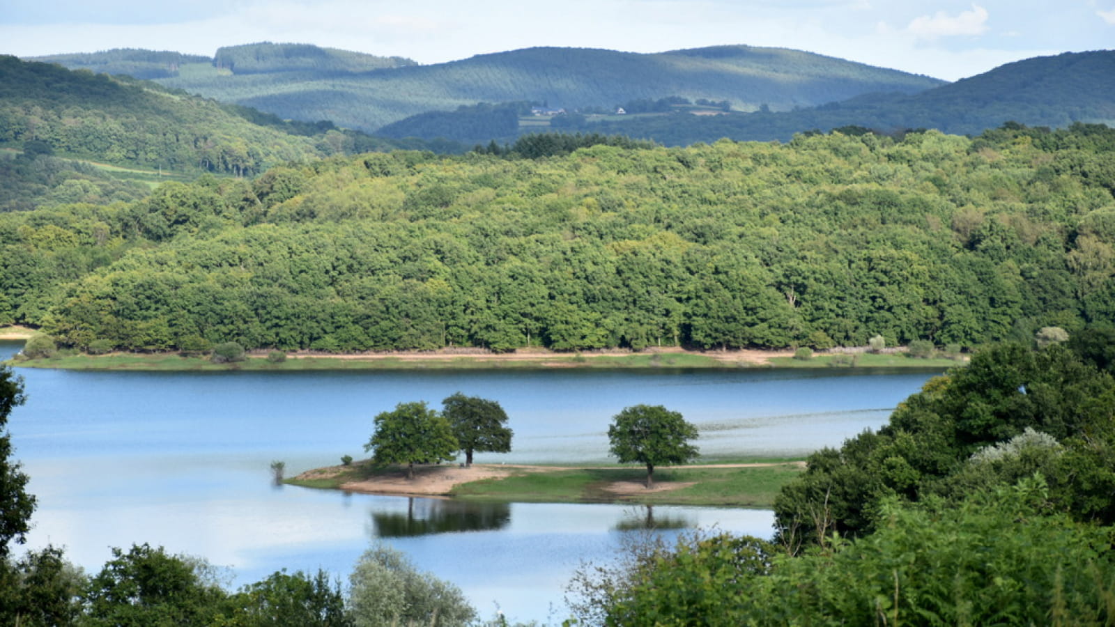 Lac de Pannecière-Chaumard