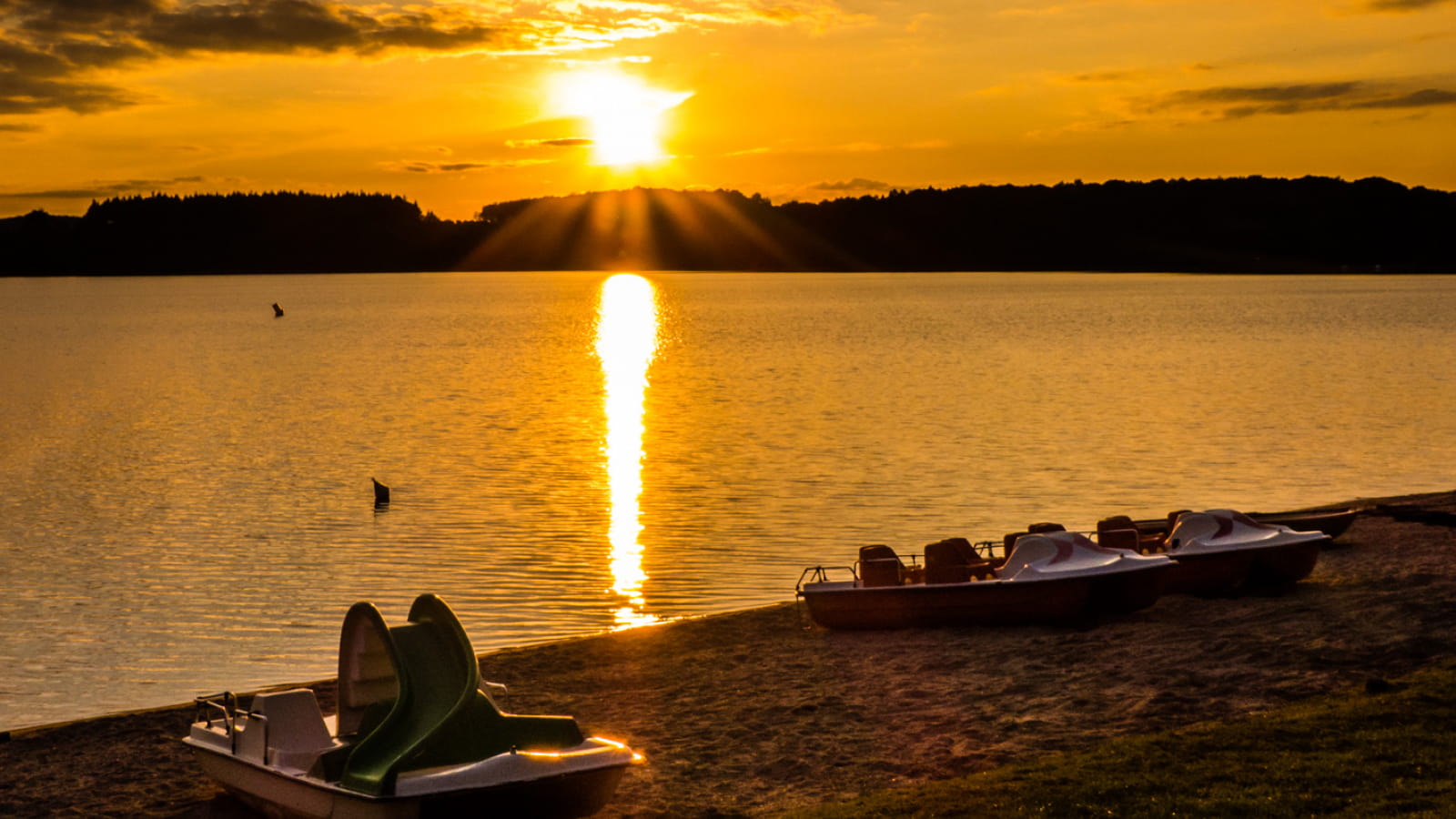 Coucher de soleil au Lac des Settons
