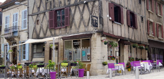 Restaurant l'Angelus situe dans une maison à colombage