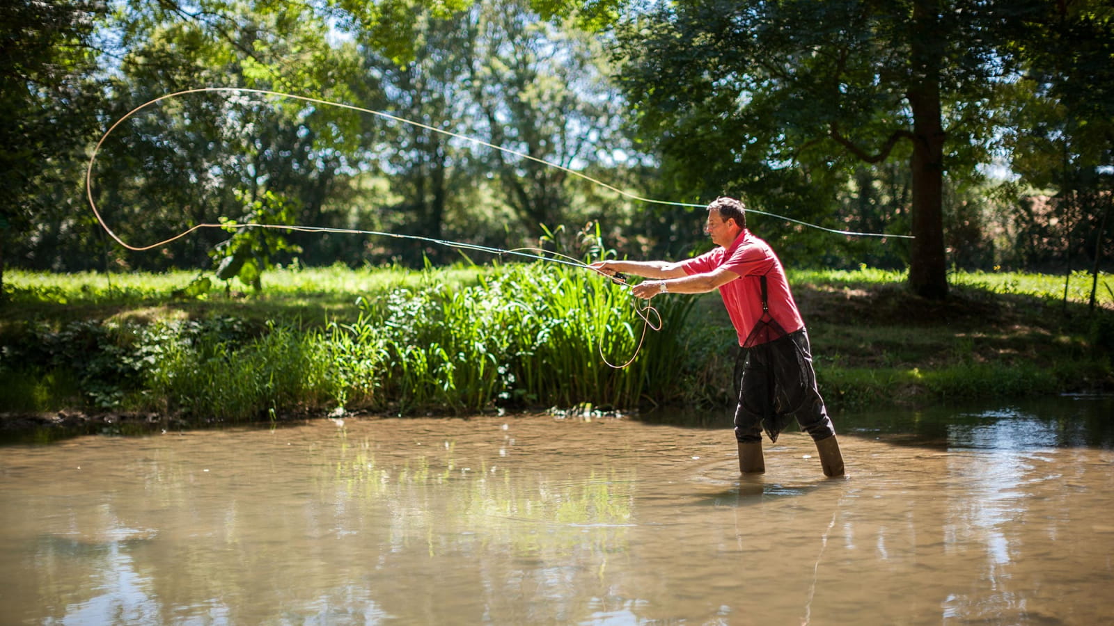 PECHE EN PLAN D'EAU DE 8 HECTARES: Autour de l'eau France, Pays de la Loire