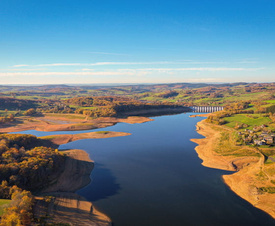 Vue aérienne du Lac de Pannecière