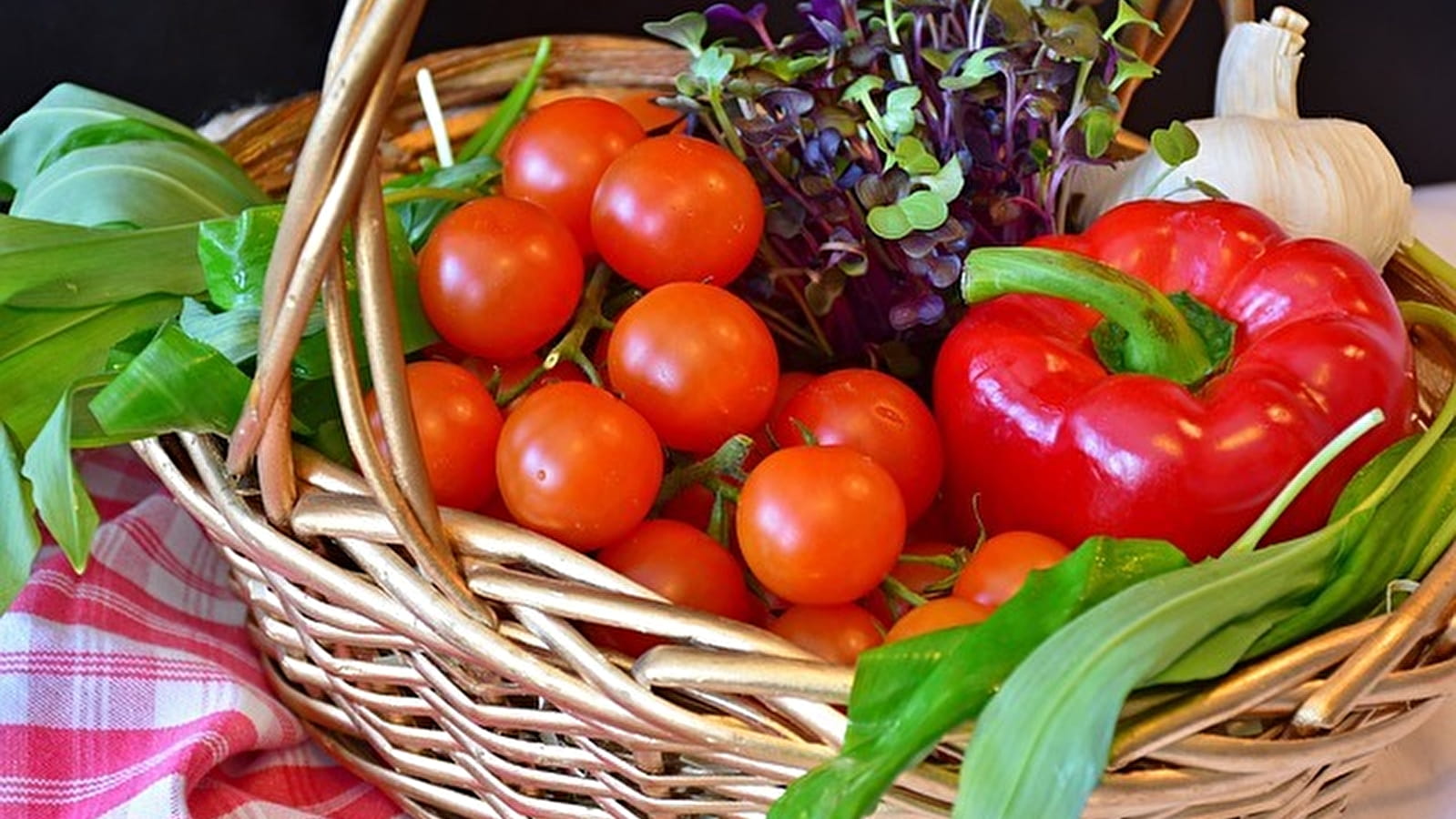 Marché à POUGUES LES EAUX
