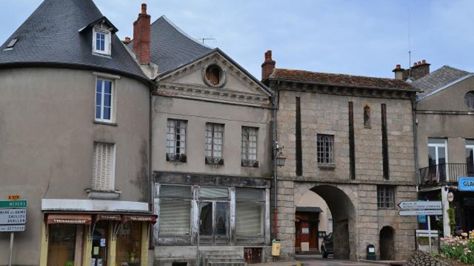 Porte Notre-Dame et les fortifications