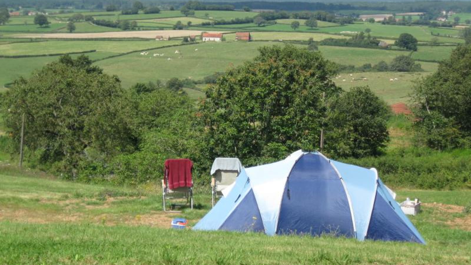 Mini camping du château de Satenot