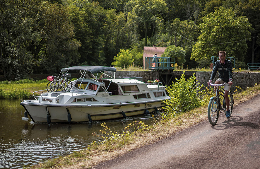 Le canal du Nivernais en Bourgogne | Nièvre Tourisme