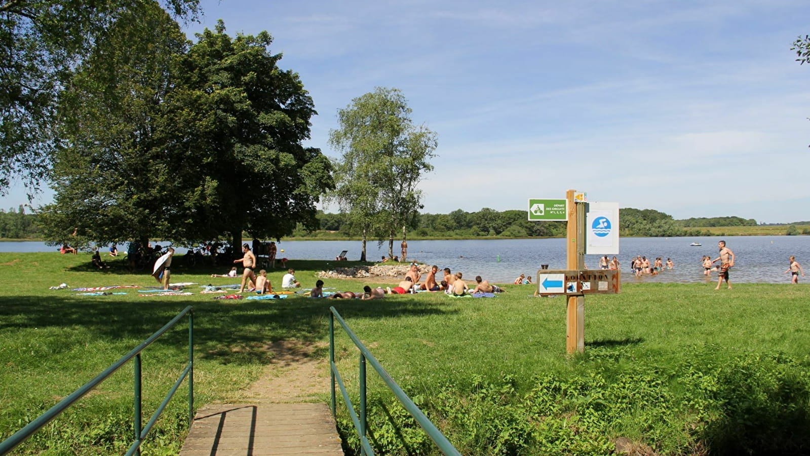 Baignade à l'étang de Baye