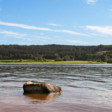 Baignade au lac de Saint-Agnan