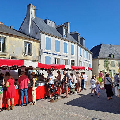 Foire mensuelle Moulins-Engilbert