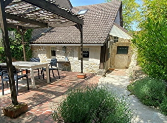 Les Hirondelles d'Anlezy: Gîte Hirondelle de Fenêtre - ANLEZY