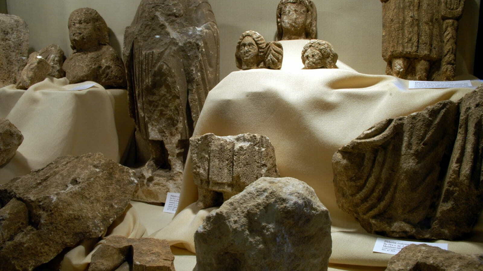 Exposition temporaire ' Sculpture gallo-romaine à Entrains et environs ' 
