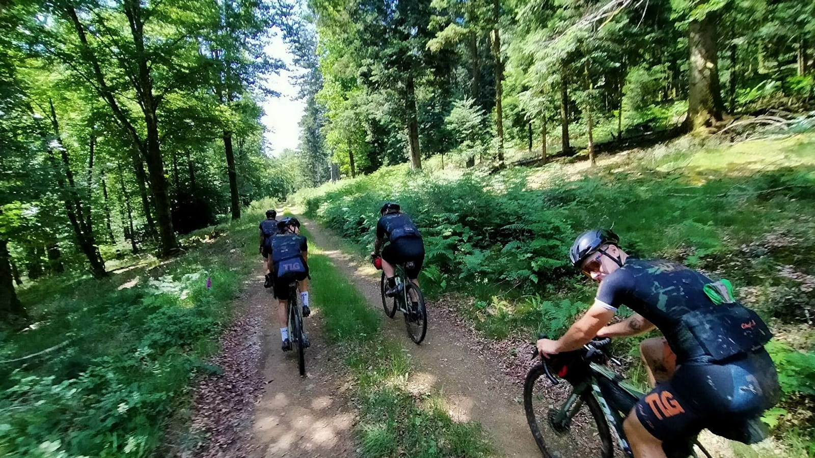 Circuit de Gravel: Boucle 200km du lac des Settons