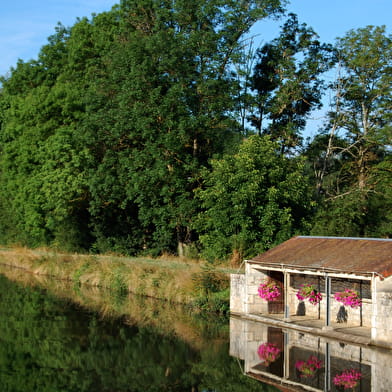 Entre roches et canal