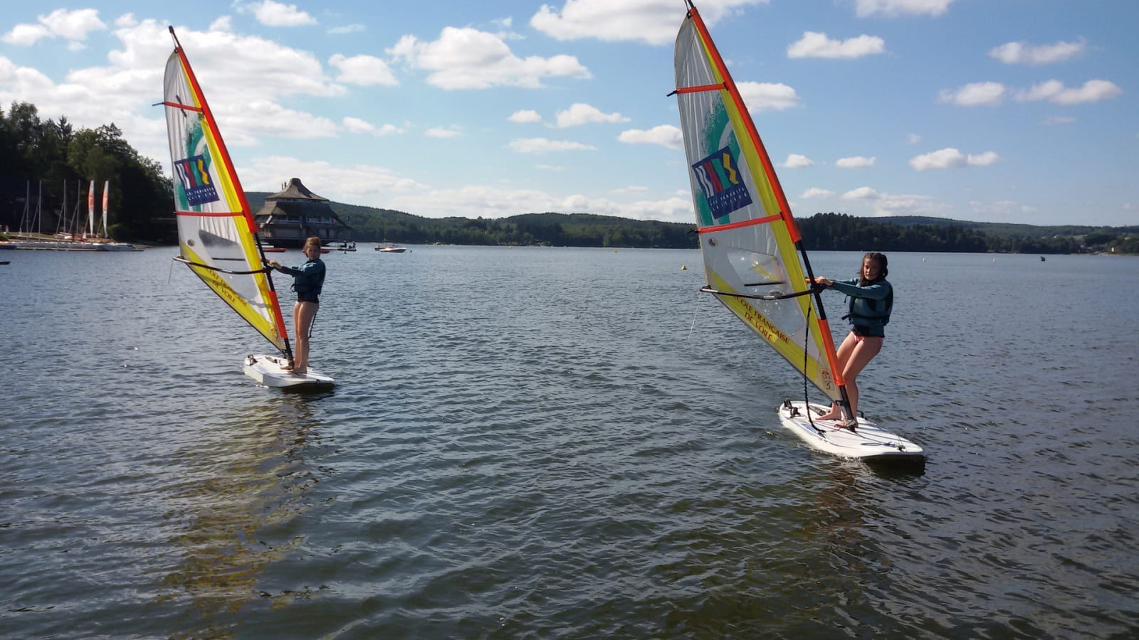 Planche à voile Lac des Settons - ACTIVITAL 