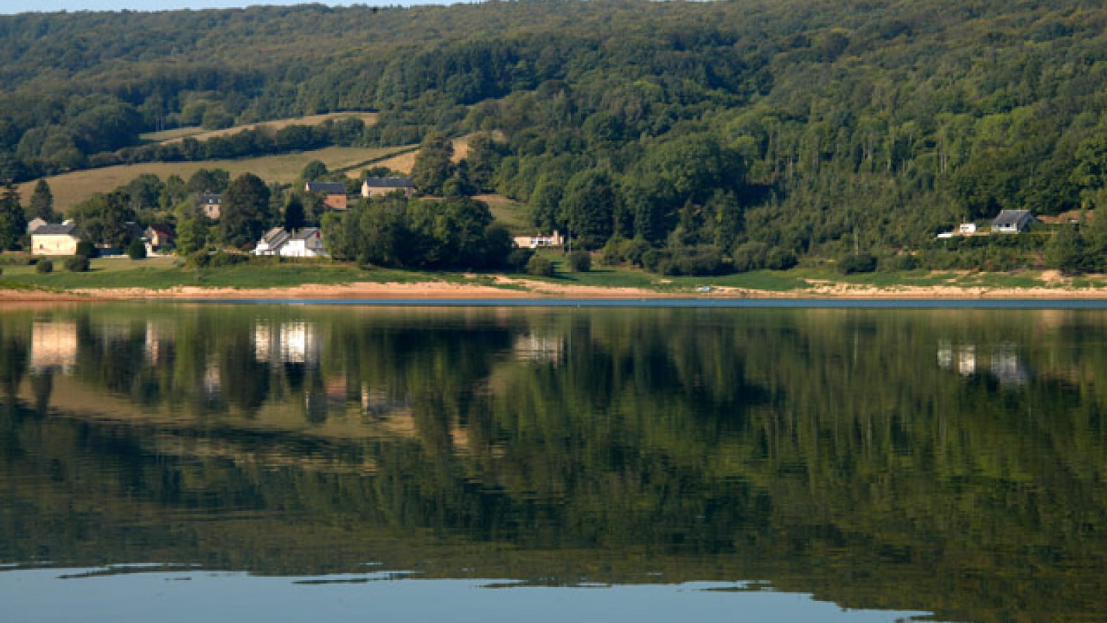 Baignade au Lac de Pannecière
