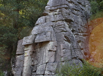 L'escalade au Rocher du Chien - DUN-LES-PLACES