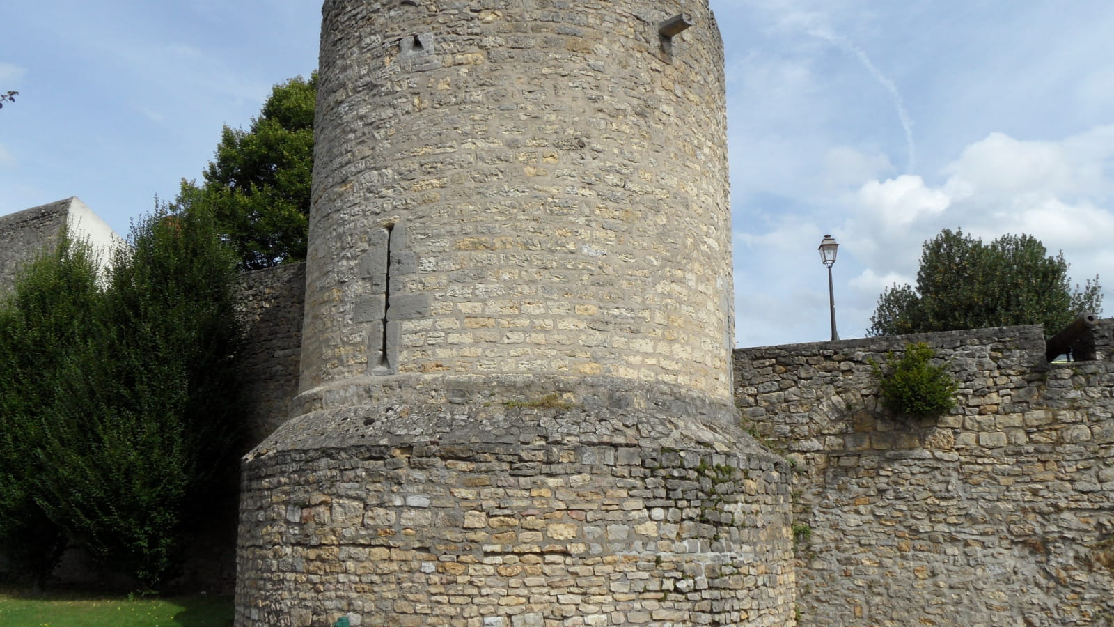 Les Tours