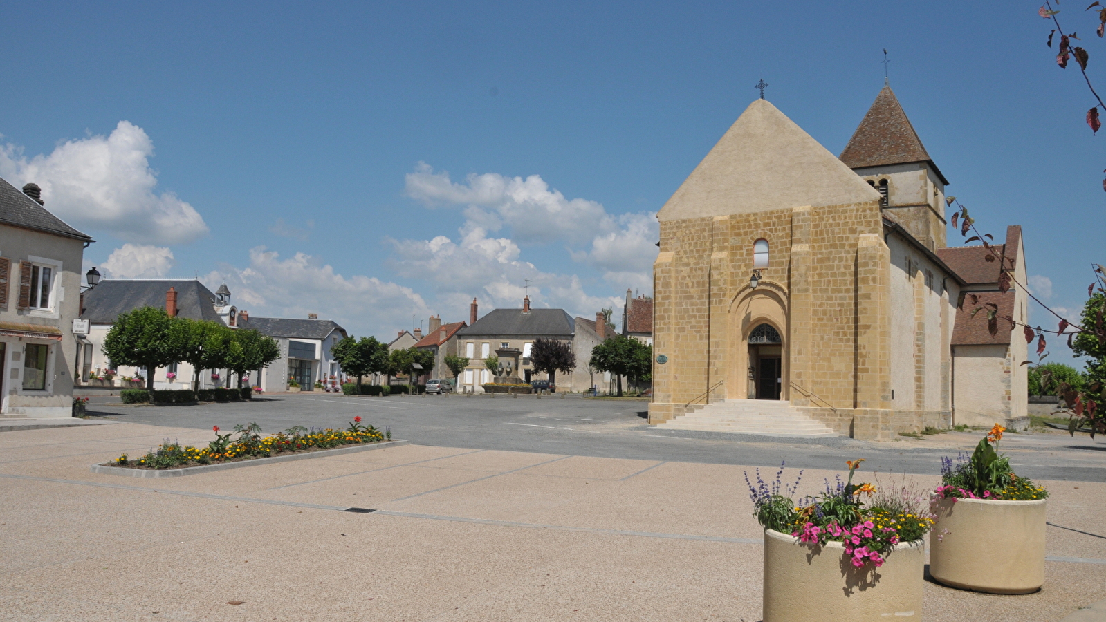 Exposition sur l'histoire de Cercy-la-Tour de 1950 à 1977