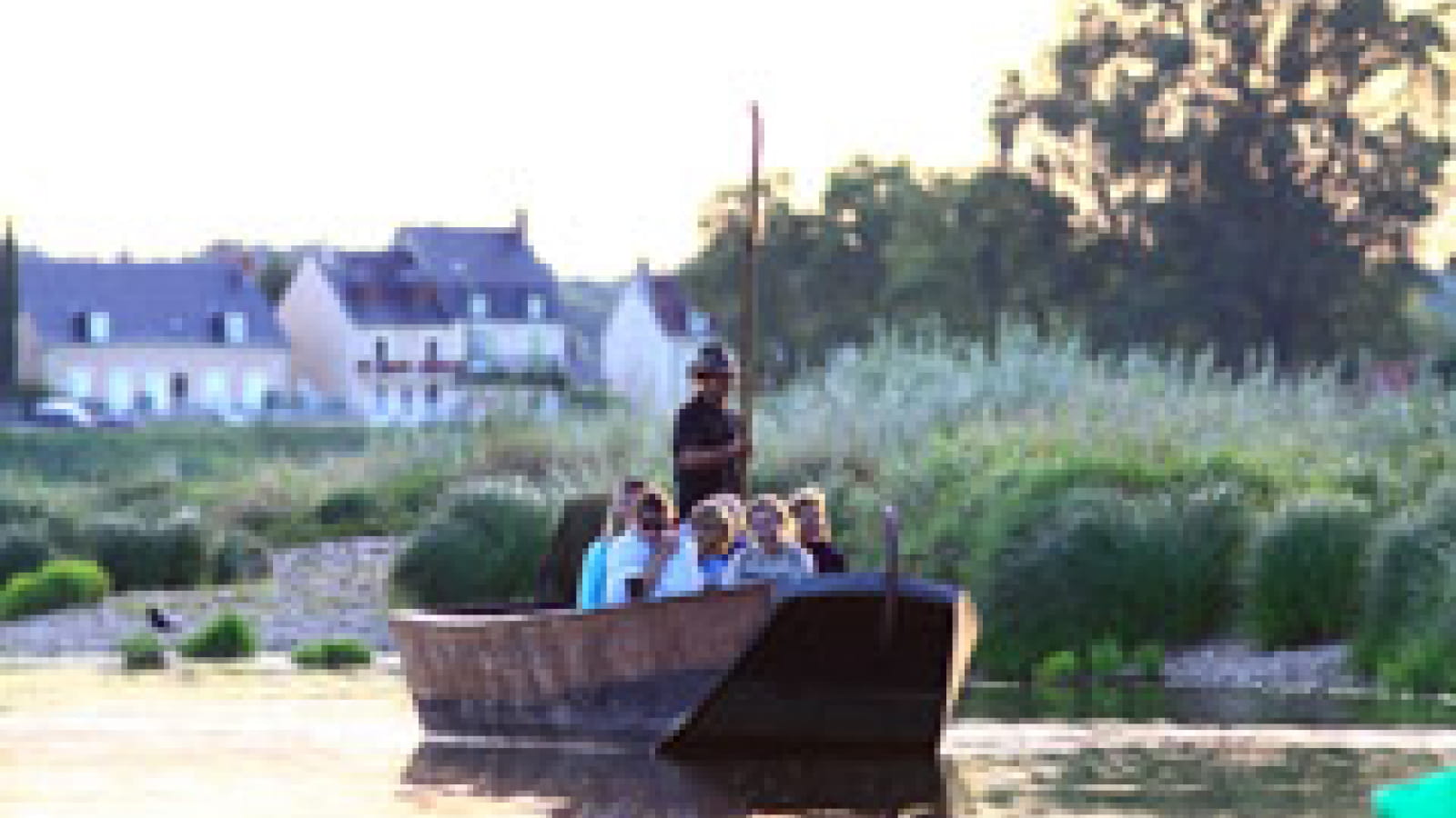 Balade en bateau sur la Loire  avec nuitée à la Maison d'hôtes du Bec d'Allier