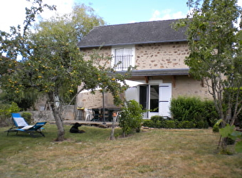 Gîte Face à l'école - MILLAY