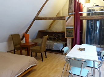 Studio dans un cadre Champêtre - Etage - SAINT-PARIZE-LE-CHATEL