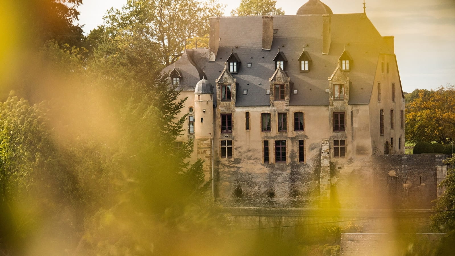 Visite historique  autour du Canal à Châtillon-en-Bazois 