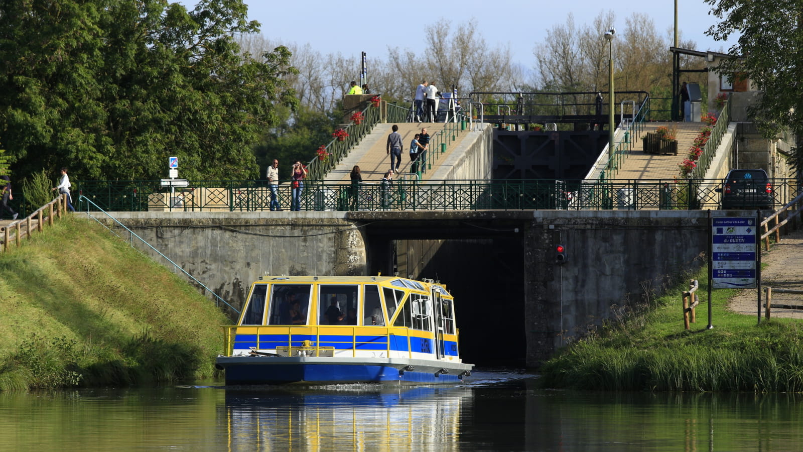 Bateau promenade Le Latéral - Halte nautique du Guétin - Cuffy