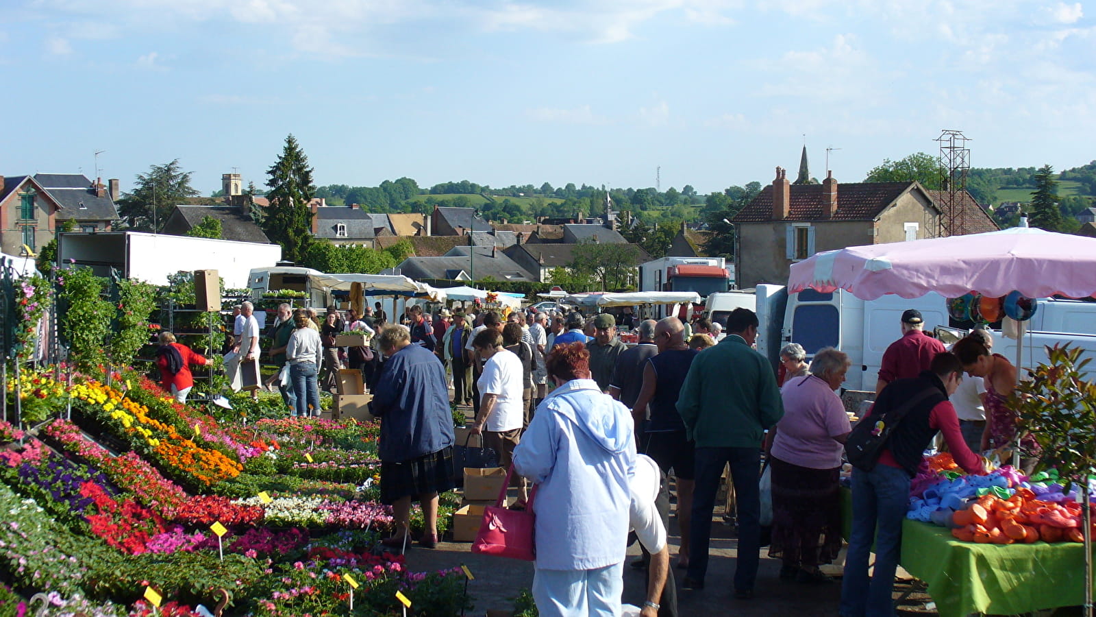 Marché hebdomadaire et foire mensuelle