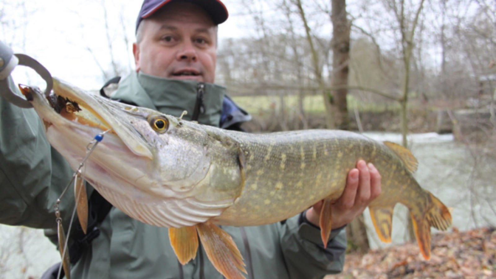 Bourgognepeche - François DELINE, moniteur guide de pêche