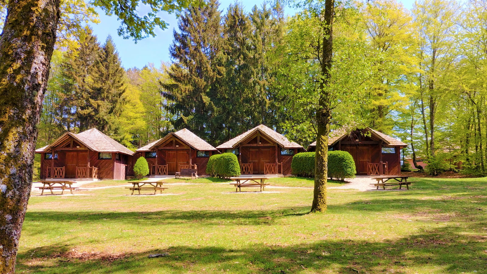 Location hébergements chalets Lac des Settons Morvan - Activital