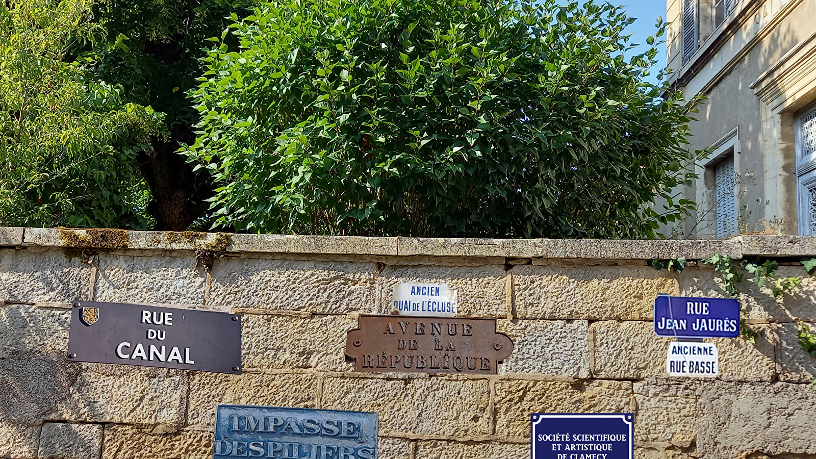 CLAMECY AU FIL DES RUES