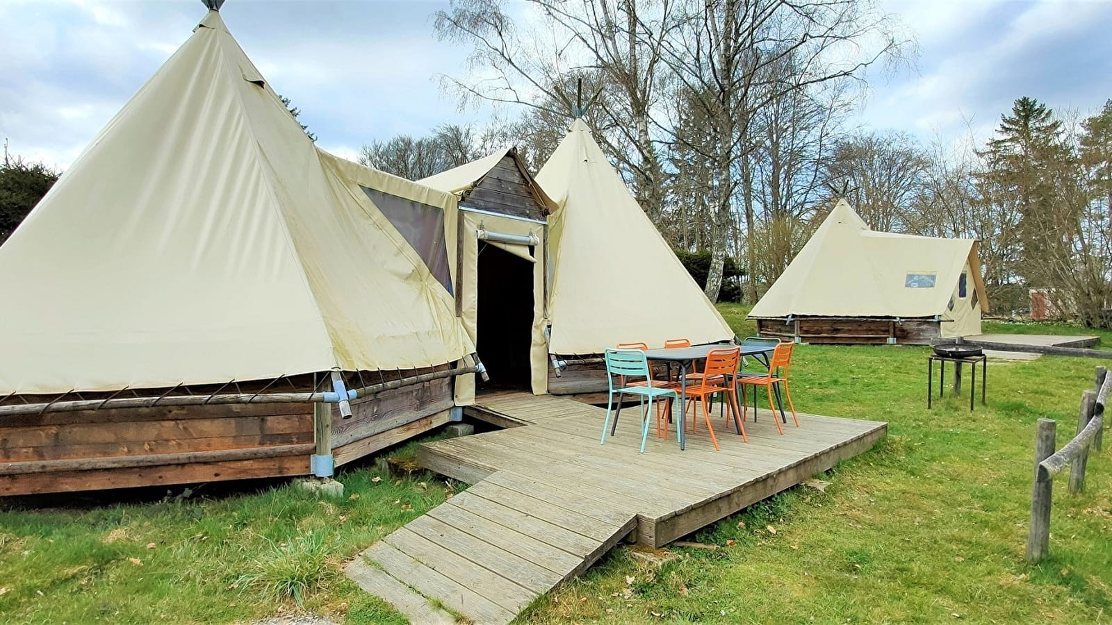 Location hébergement Tipis 6 personnes Lac des Settons Morvan - Activital