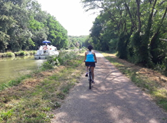 La Véloroute du Canal du Nivernais (V51) - SAINT-LEGER-DES-VIGNES