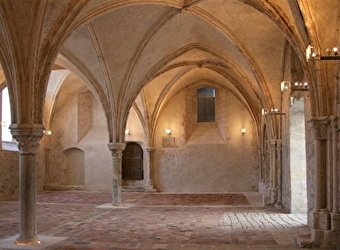 La salle capitulaire du Prieuré de La Charité-sur-Loire - LA CHARITE-SUR-LOIRE
