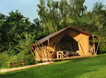 Tentes Safari de Luxe du domaine de Kimaro Farmhouse - COLMERY