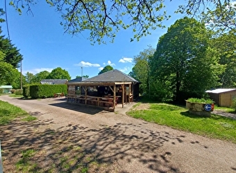 Camping Les Genêts du Morvan - OUROUX-EN-MORVAN