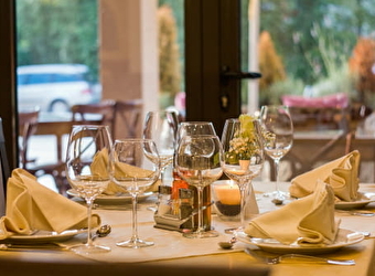 Restaurant Café de la Place - LA NOCLE-MAULAIX