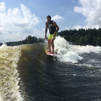 NGSchool : Ecole de wake, bateau et ski nautique au lac des Settons