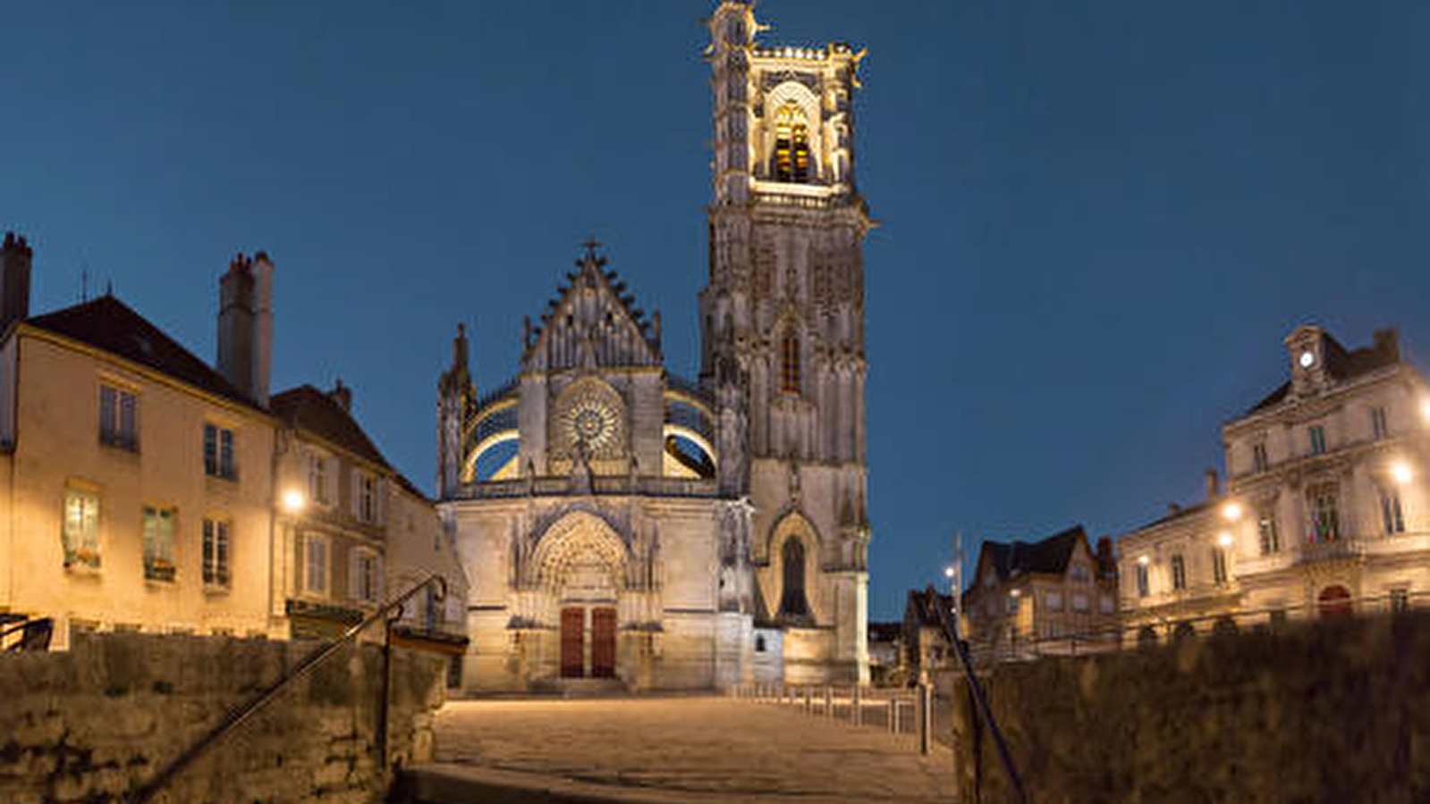 CLAMECY, ENTRE OMBRES ET LUMIERES