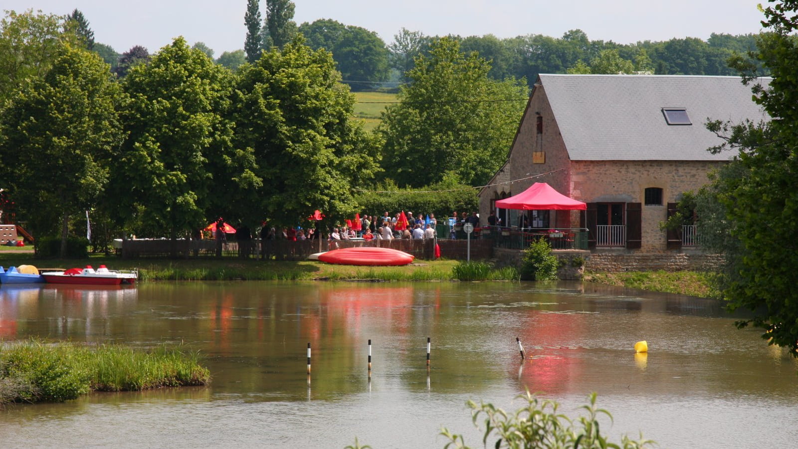 Location de canoës, paddle et pédalos