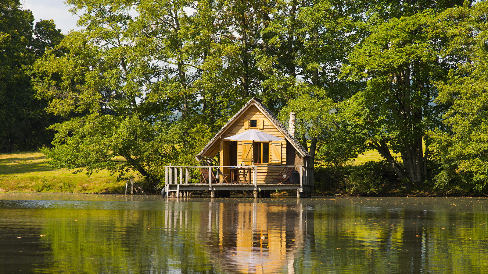 Cabanes Lacustres - Cabanes sur l'eau - Domaine du Château d'Ettevaux 