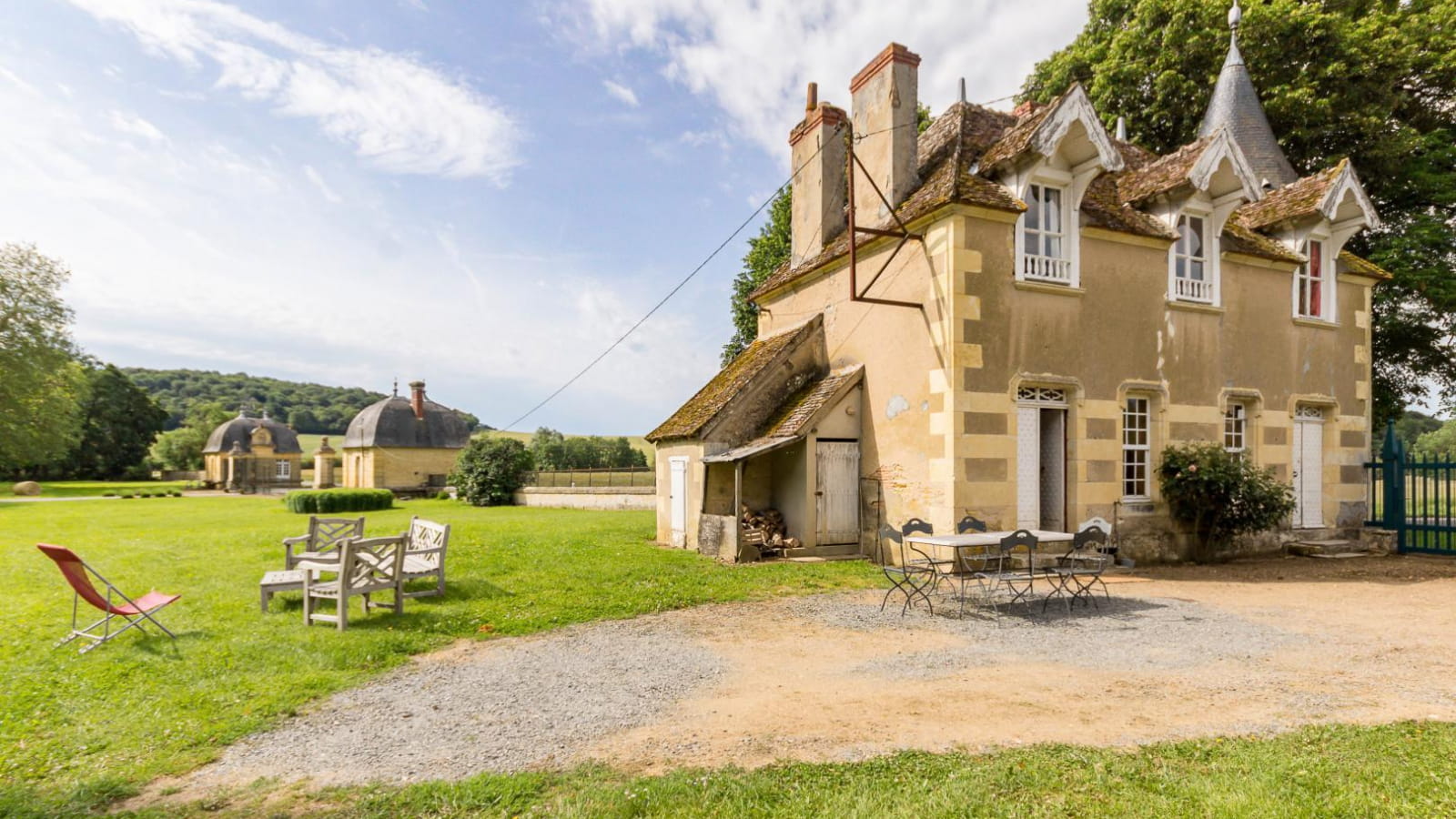 Le pavillon du château de Prye