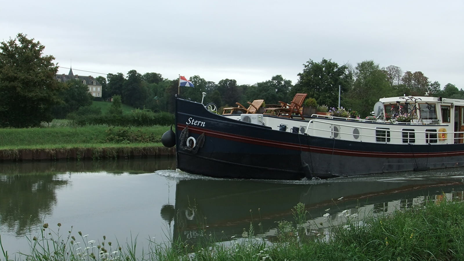 Du canal aux vieux chênes