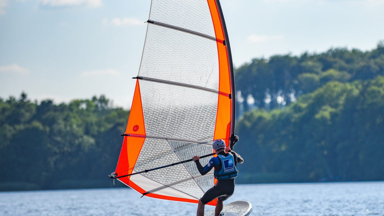 planche à voile 'AIRFOIL' -Morvan-Lac des Settons- ACTIVITAL 