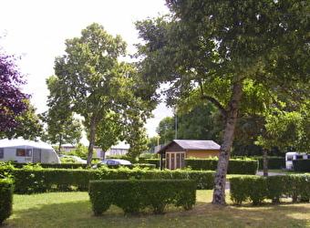Camping Municipal de la Vrille - SAINT-AMAND-EN-PUISAYE