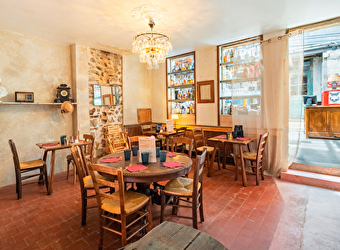 La Recycl'restaurant By Perreau - LORMES