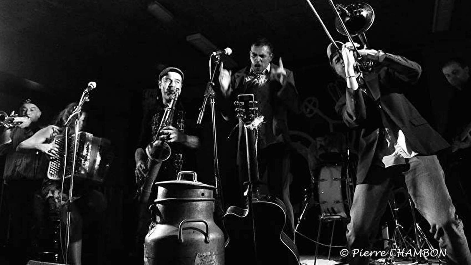 Weekend Rock Agricole : Flying Tractors
