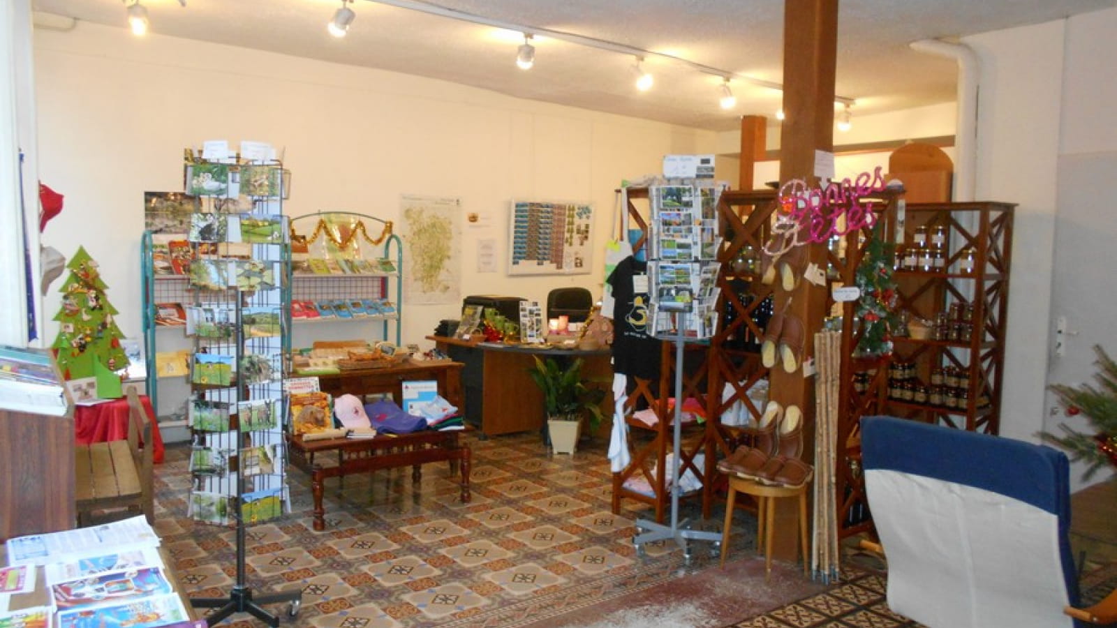 Produits locaux à l'Office de Tourisme Morvan Sommets & Grands Lacs - B.I.T de Lormes